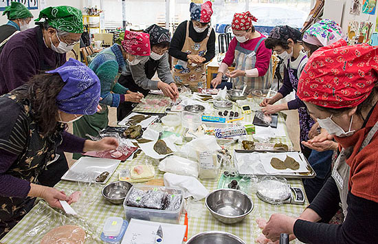 2018 ｢通いの場｣主催の和菓子教室が開催されました。 
